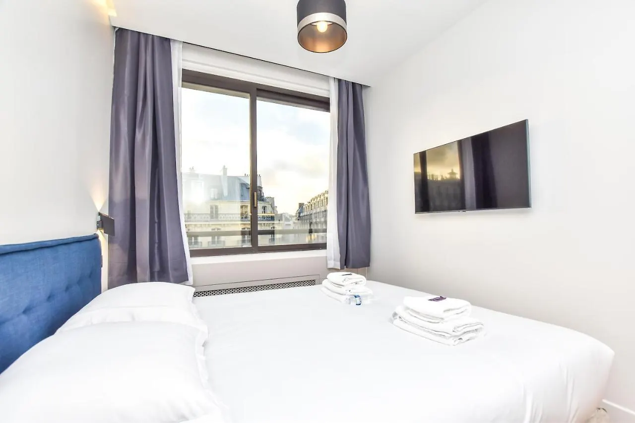 Cmg Opera Apartment